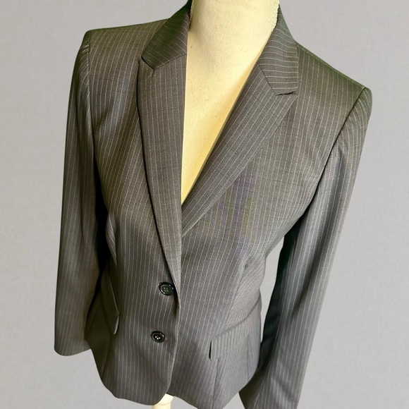 Club Monaco ‘Kingston Tex Blazer’ in “Dark Grey Mix” Pinstripe Size 6 - Picture 14 of 15